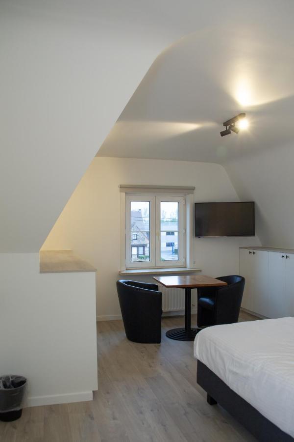 Hotel Swaenenburg Oostrozebeke Екстер'єр фото